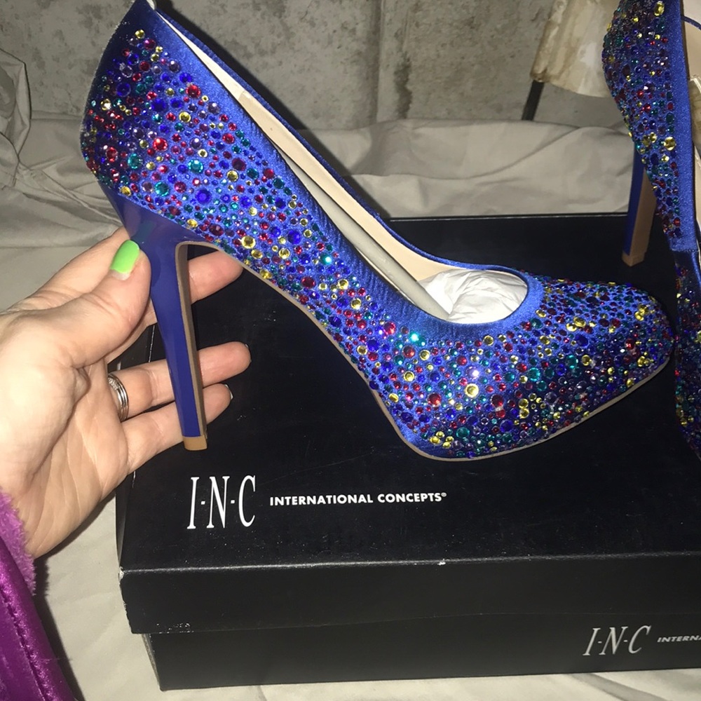 High Heels - Picture 2 of 3